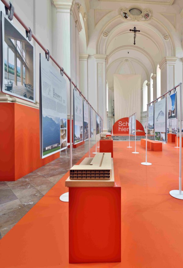 Ausstellungsansicht SCHÖN HIER. Architektur auf dem Land, Studienkirche St. Josef, 2024, Fotocredit: Nixdorf Fotograrfie