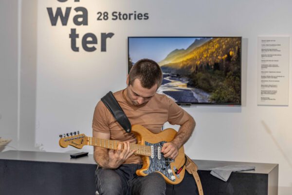 Ausstellungseröffnung "Walk of Water - 28 Stories", Andreas Erd, Haus der Fotografie 2024, Fotocredit: Heiner Heine