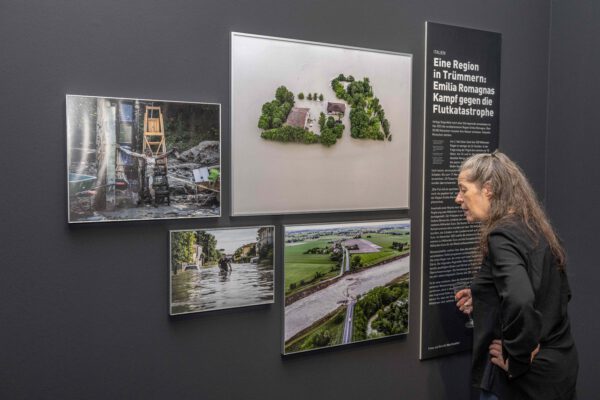 Ausstellungseröffnung "Walk of Water - 28 Stories", Haus der Fotografie 2024, Fotocredit: Heiner Heine