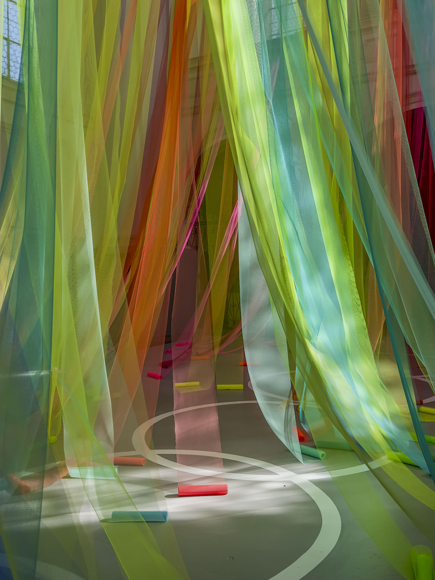 Ausstellung MARTINA SALZBERG ∙ LUX LEVIS, Studienkirche St. Josef, 2025, Fotocredit: Hans Mitterer Ausstellung MARTINA SALZBERG ∙ LUX LEVIS, Studienkirche St Josef, 2025, Fotocredit: Hans Mitterer