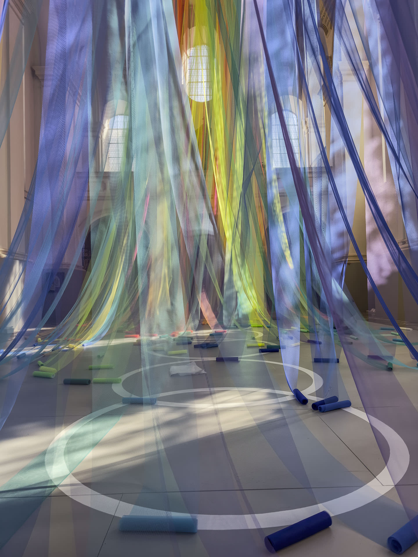 Ausstellung MARTINA SALZBERG ∙ LUX LEVIS, Studienkirche St. Josef, 2025, Fotocredit: Hans Mitterer Ausstellung MARTINA SALZBERG ∙ LUX LEVIS, Studienkirche St Josef, 2025, Fotocredit: Hans Mitterer