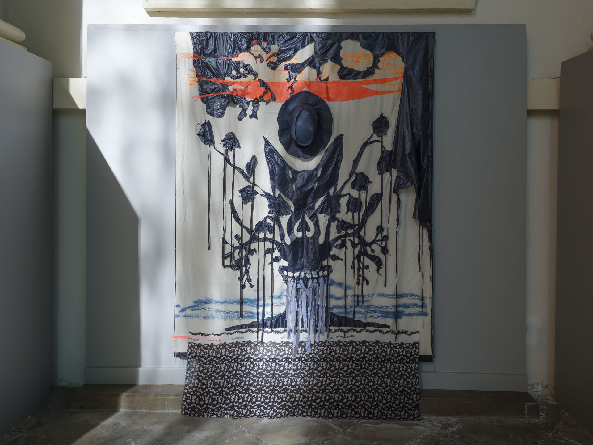 Ausstellung MARTINA SALZBERG ∙ LUX LEVIS, Studienkirche St. Josef, 2025, Fotocredit: Hans Mitterer Ausstellung MARTINA SALZBERG ∙ LUX LEVIS, Studienkirche St Josef, 2025, Fotocredit: Hans Mitterer