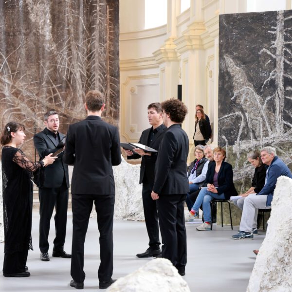 Ausstellungseröffnung Andreas Legath ∙ TENEBRAE in der Studienkirche St  Josef Burghausen am 3  August 2025 © Nixdorf Fotografie