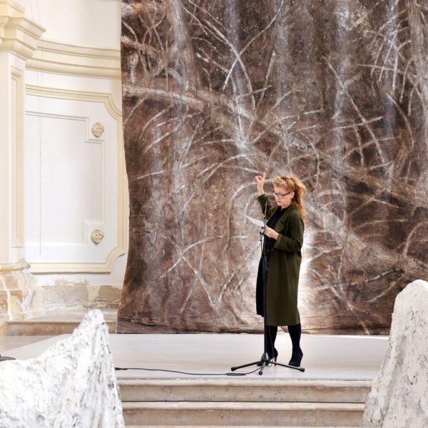 Ausstellungseröffnung Andreas Legath ∙ TENEBRAE in der Studienkirche St  Josef Burghausen am 3  August 2025 © Nixdorf Fotografie