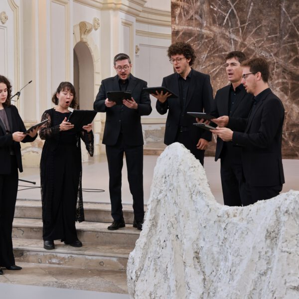Ausstellungseröffnung Andreas Legath ∙ TENEBRAE in der Studienkirche St  Josef Burghausen am 3  August 2025 © Nixdorf Fotografie