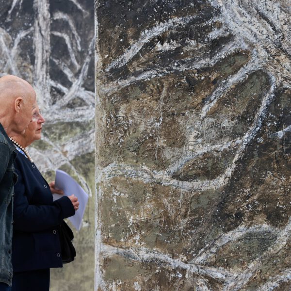 Ausstellungseröffnung Andreas Legath ∙ TENEBRAE in der Studienkirche St  Josef Burghausen am 3  August 2025 © Nixdorf Fotografie